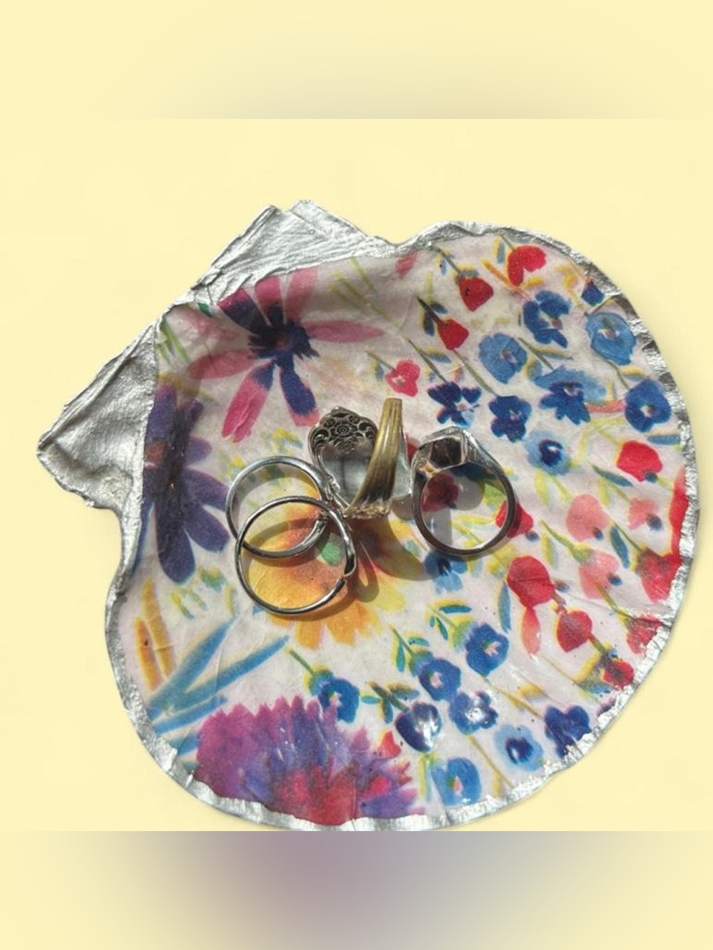 Floral and silver shell ring dish